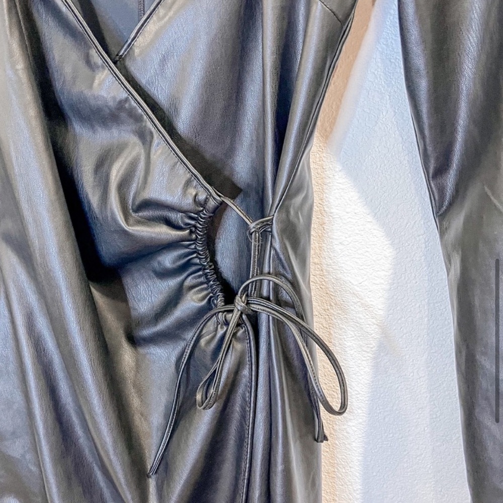 Zara Black Faux Leather Long Sleeve Mini Dress Blogger Fave Size XS - Picture 5 of 8
